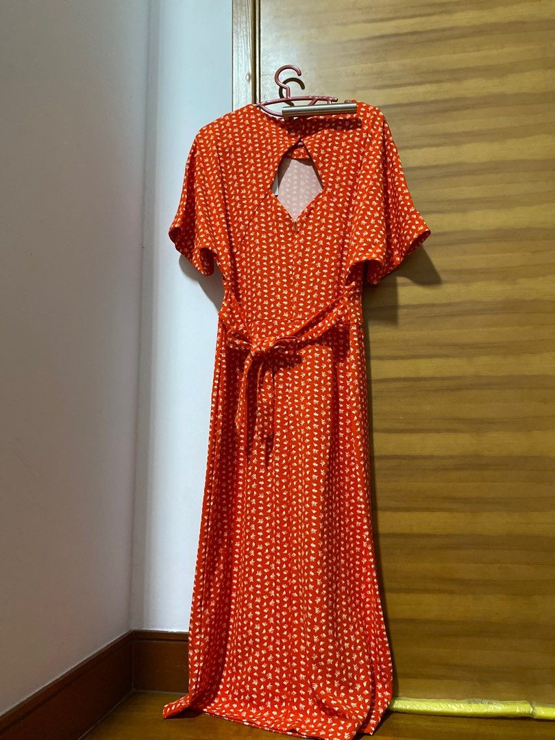 BNWT XS Warehouse squiggle print red midi dress Women s Fashion