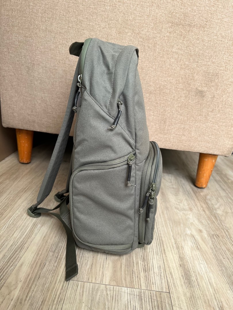 Brevite Photo Backpack in Pine Green on Carousell