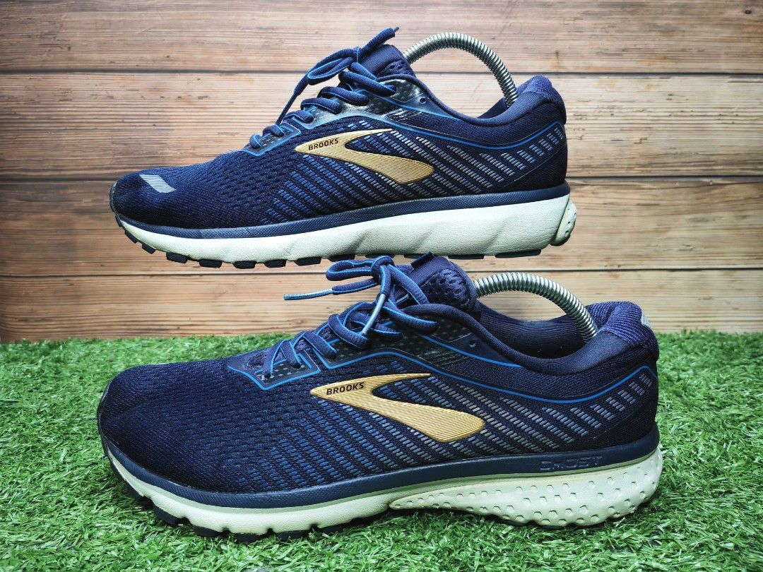 Brooks Ghost 12 size 10UK Men s Fashion Footwear Casual