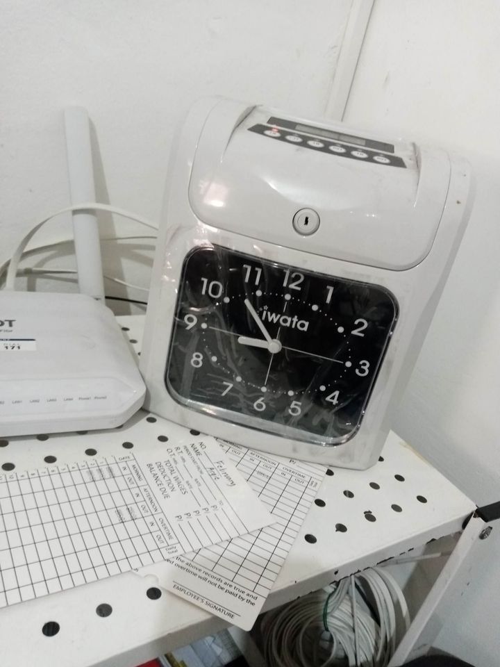 Bundy Clock (Category: Industrial Equipment) located in Valenzuela. Submitted by shoma02 (Listing ID 1219366958, Image 3). Description: CHEAPEST PRICE GUARANTEED "BUNDY CLOCK w/ Time Card" Descriptions of Bundy Clock: ✅ Cheap Price ✅ Dual Time Display (Front Analog & Top Digital LCD) ✅ Built-in battery for data & operation back up during power failure ✅ 2 watts (Standby) & 10 watts (Work) power consumption ✅ Product dimensions: (L)193 x (W)123 x 