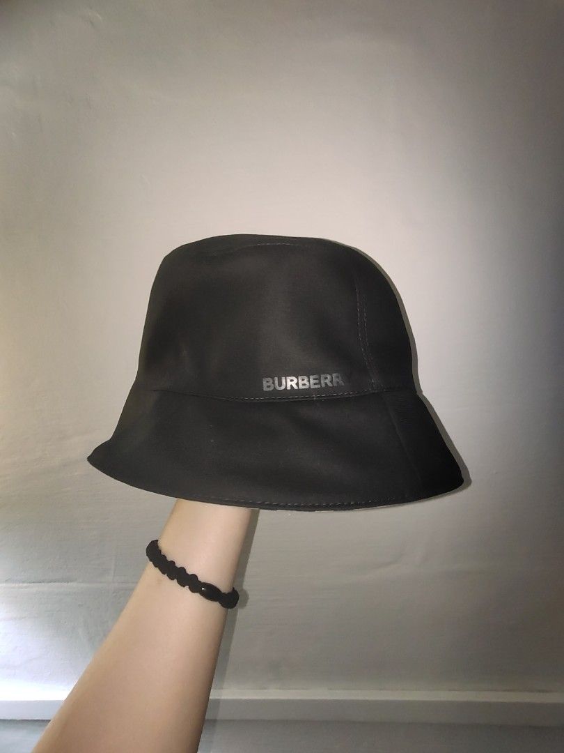 Authentic Burberry Reversible Bucket Hat. Black leather. Authentic BURBERRY Bucket Hat Size M Black nova check  main image 3