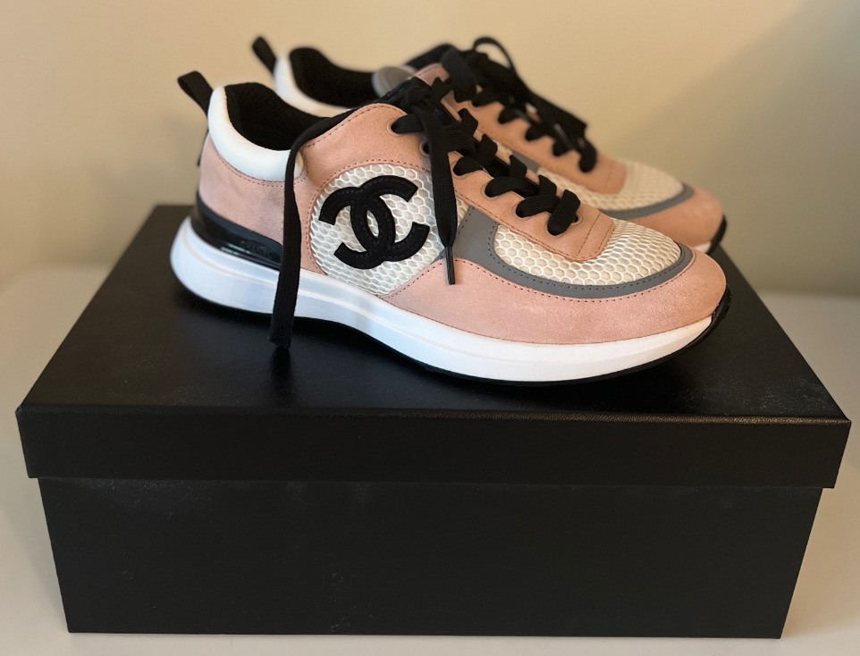 Chanel Sneakers 2022-23 pink white black suede brand new, 名牌 