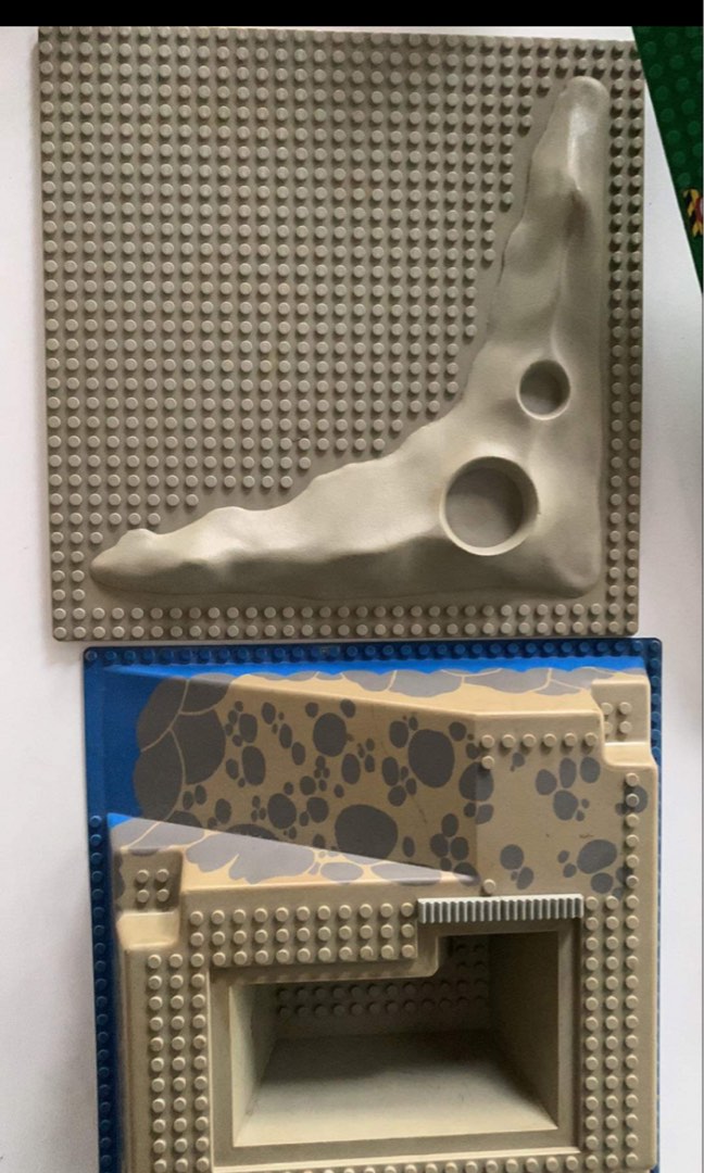 Classic Used LEGO Base Plates Space and Castle (?), Hobbies & Toys