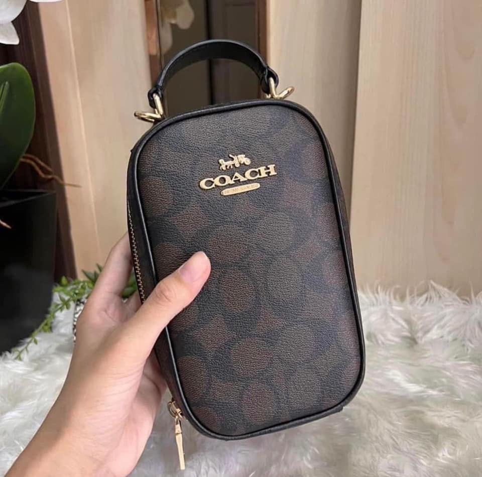 Coach Dome Bag in Coach Leather (Authentic), Women's Fashion, Bags &  Wallets, Cross-body Bags on Carousell