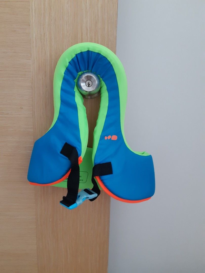 Decathlon kids swim vest, Babies & Kids, Going Out, Other Babies Going