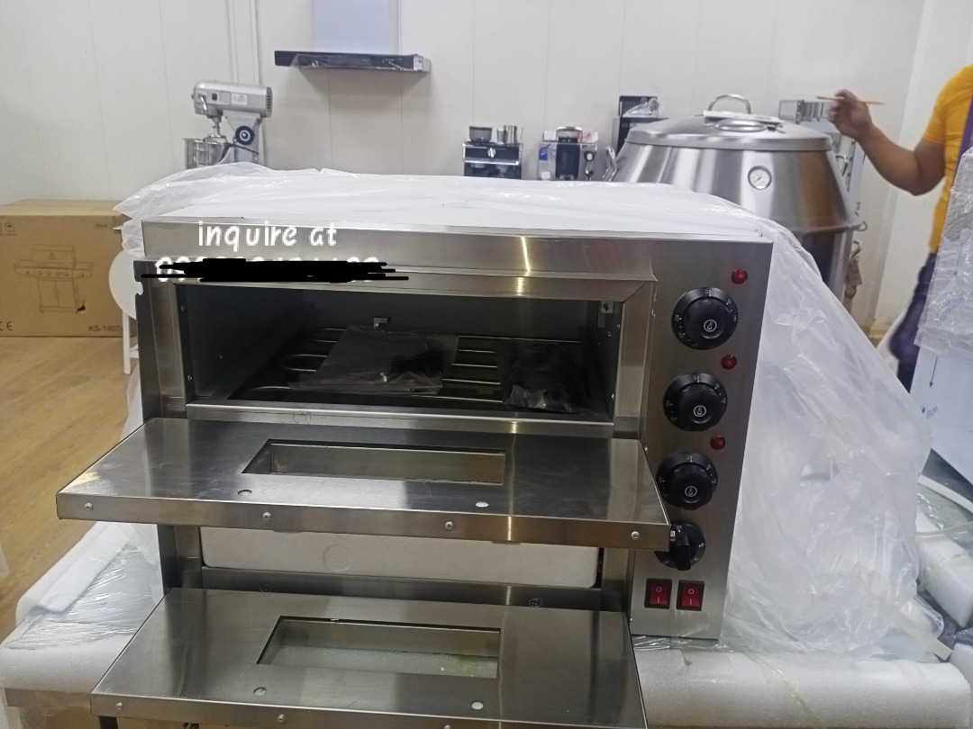 Heavy-Duty Commercial Triple Deck 220V 19.8KW Electric Pizza Oven (SAK56751)