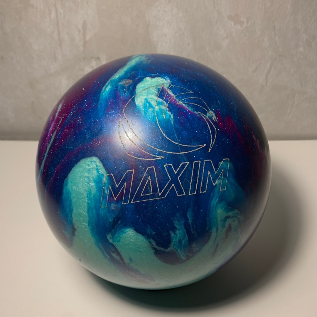 Ebonite Maxim Bowling Ball 11 LBS, Sports Equipment, Sports & Games