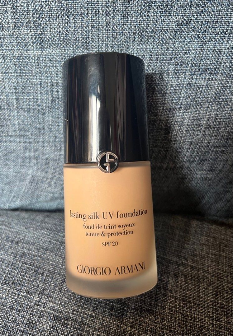 Giorgio Armani UV Silk Foundation 4號色粉底30ml, 美容＆化妝品, 健康及美容- 皮膚護理, 化妝品-  Carousell