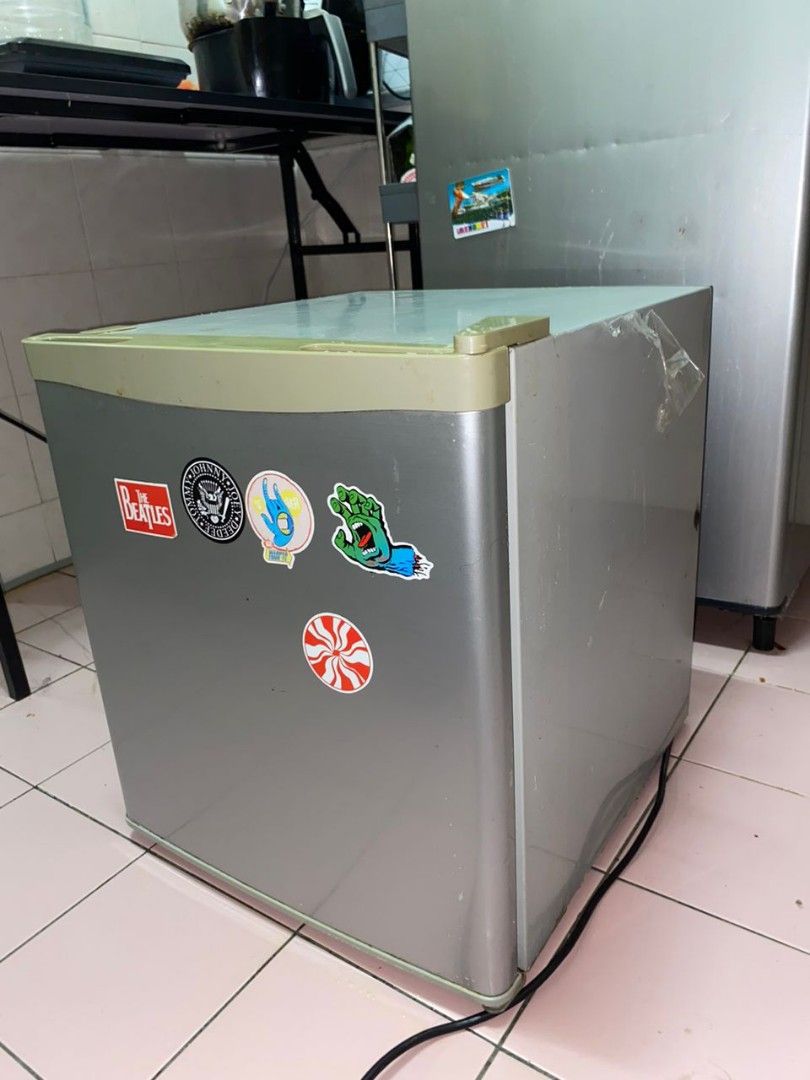 Hisense Mini Fridge, TV & Home Appliances, Kitchen Appliances