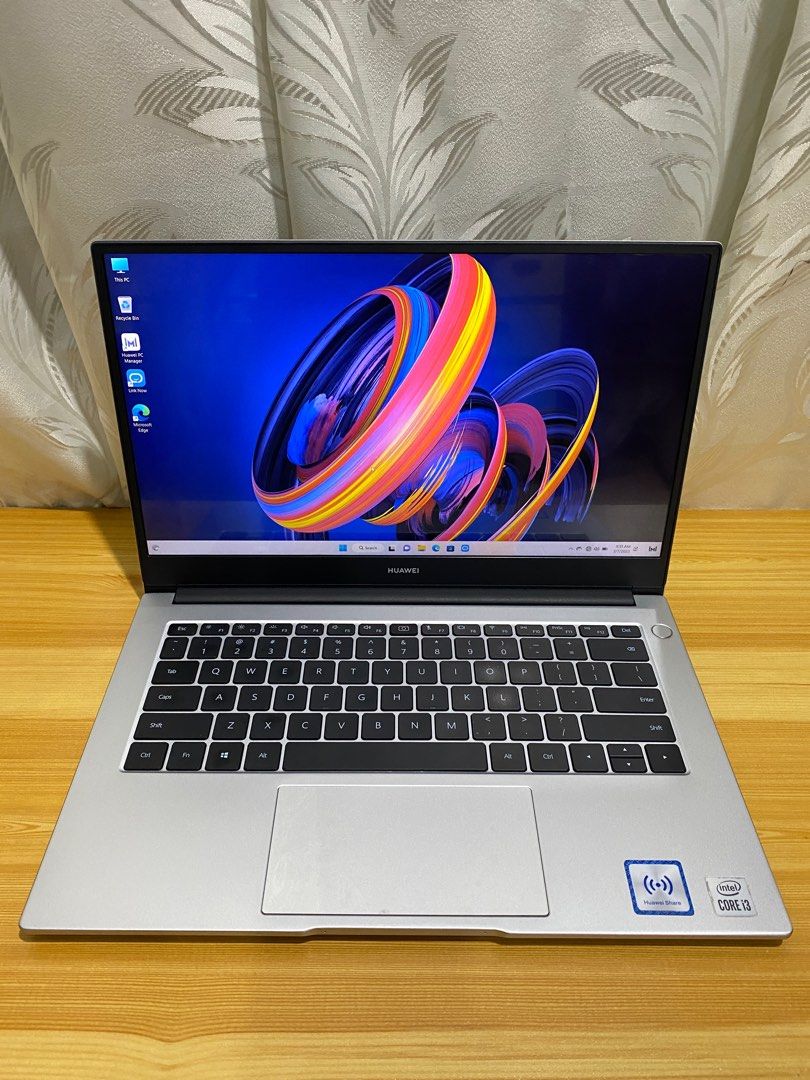 HUAWEI MATEBOOK D14 / TOUCH FINGERPRINT/ CORE i3 10TH GEN 2.6GHz / 8GB
