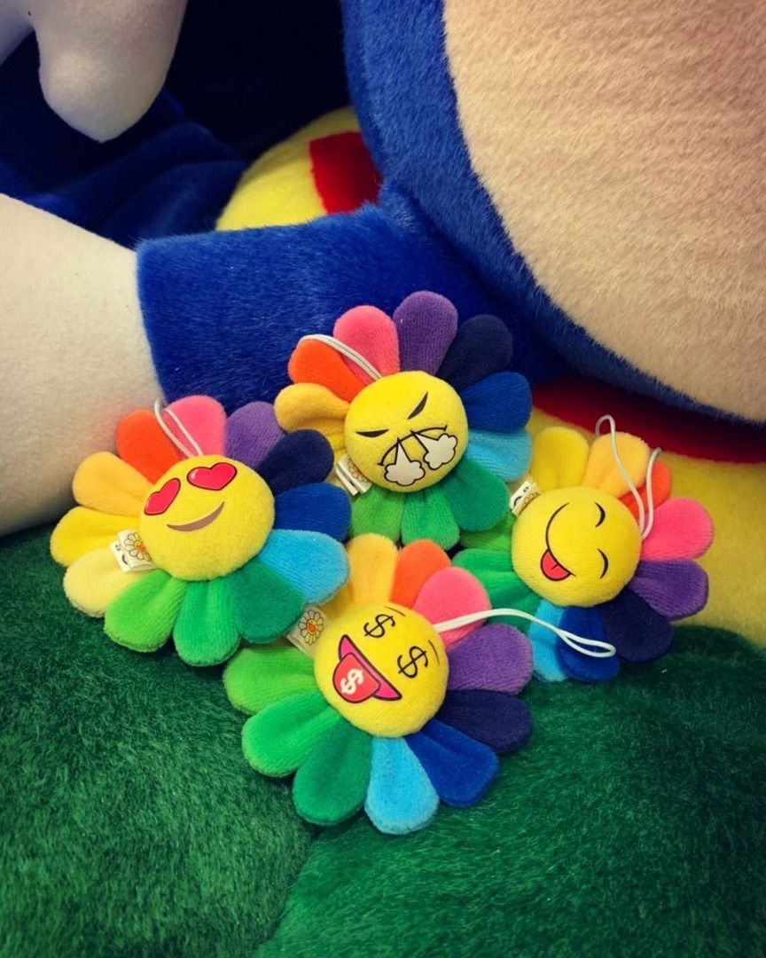 Instock Takashi Murakami Flower Keychain, Hobbies & Toys, Toys