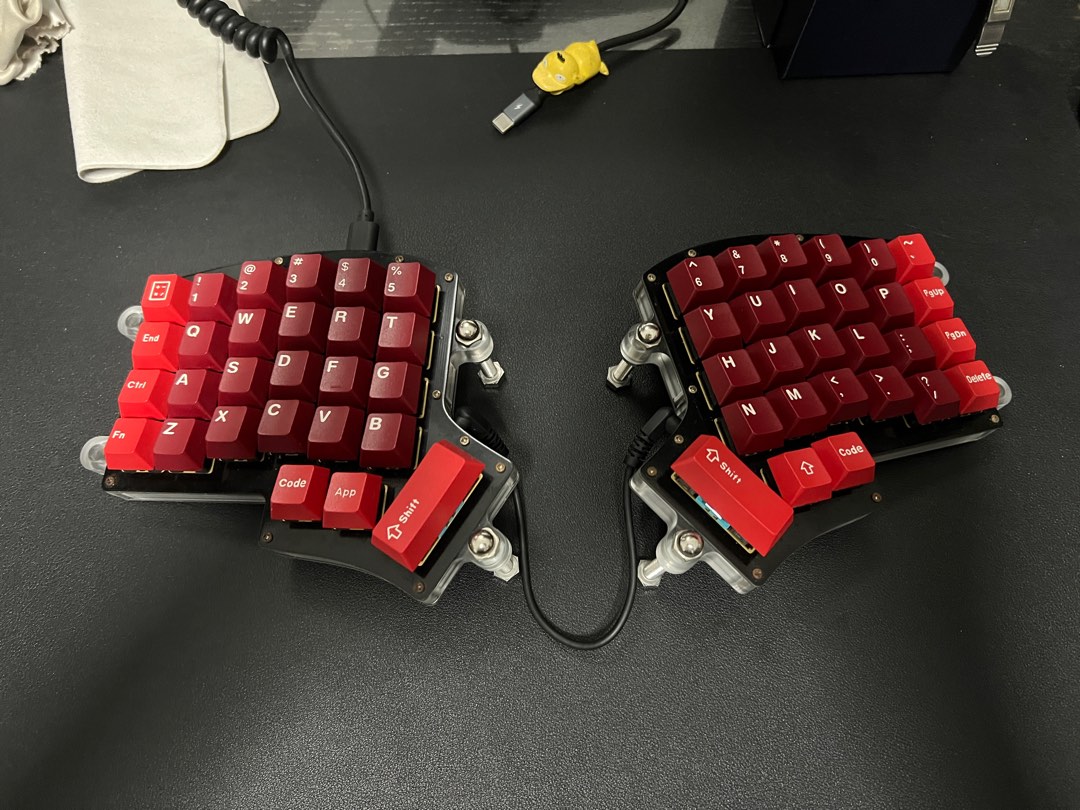Iris Rev 4.0 Split Keyboard, Computers & Tech, Parts & Accessories