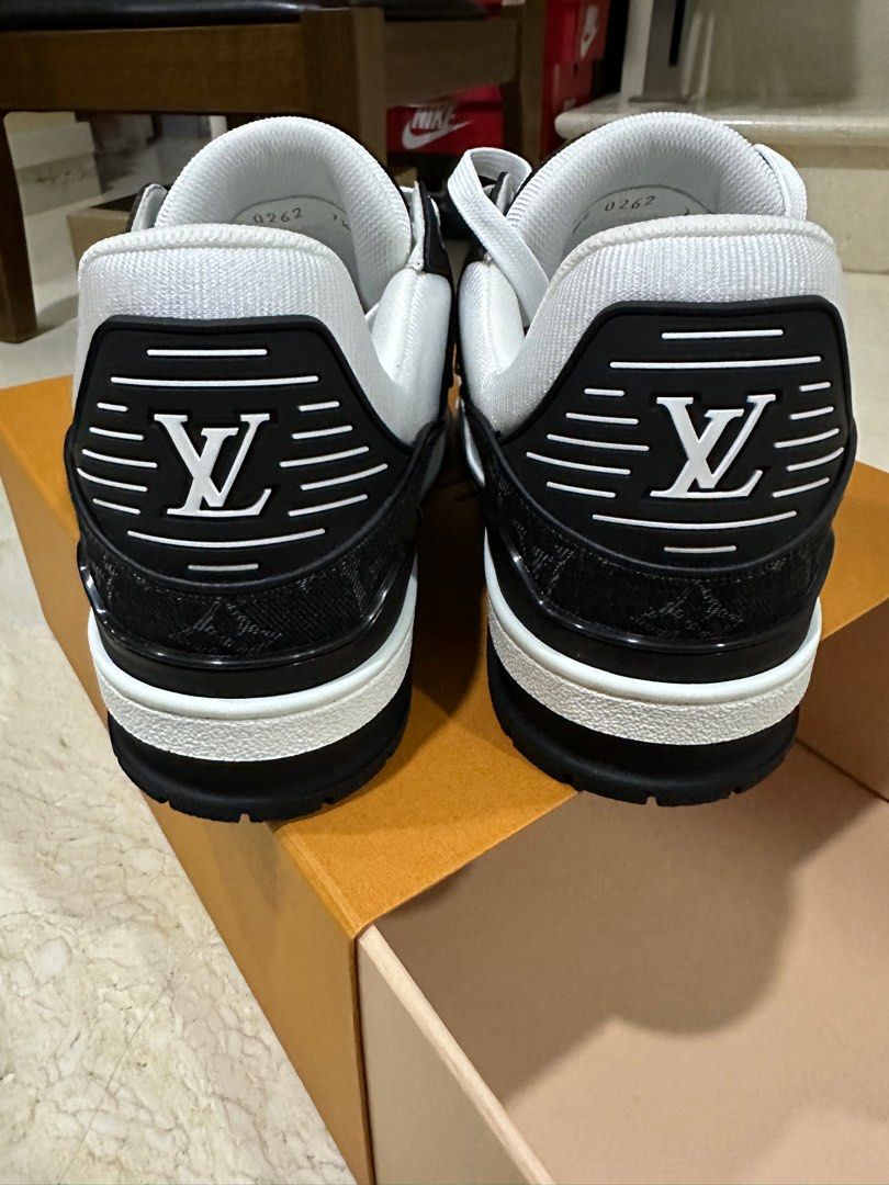 Louis Vuitton Monogram Sneakers 100% Authentic Size 7.5LV / 9 US Shoes New