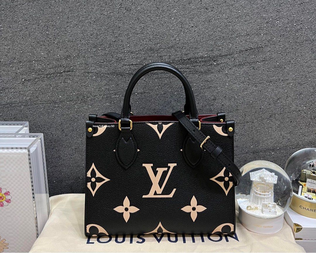 Louis Vuitton Onthego Size : 25 x 19 x 11.5cm Size : 35 x 27 x 14cm