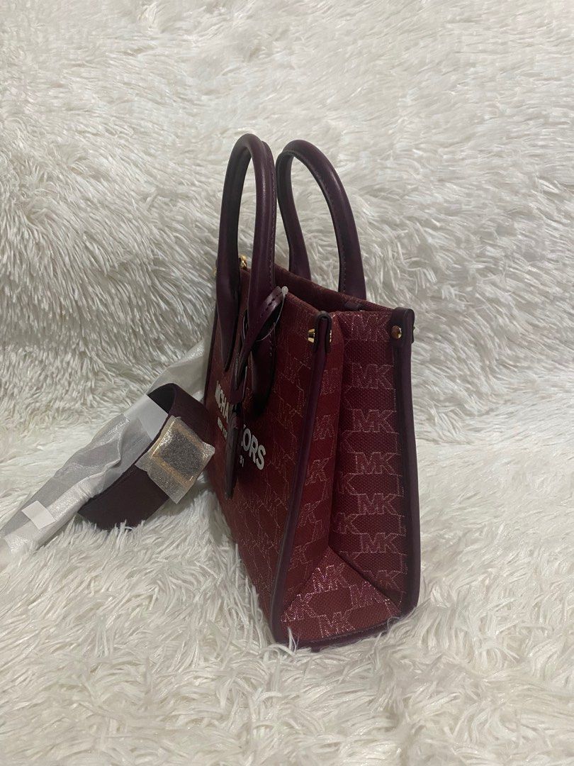 Mk mirella small shopper tote mulberry multi (Category: Luxury Bags & Wallets) located in Pasig City. Submitted by jackie_ginger (Listing ID 1219546467, Image 2). Description: Onhand with tag and carecard 💯orig from US.