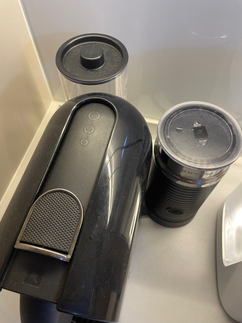 Nespresso Machine UMilk, TV & Home Appliances, Kitchen Appliances