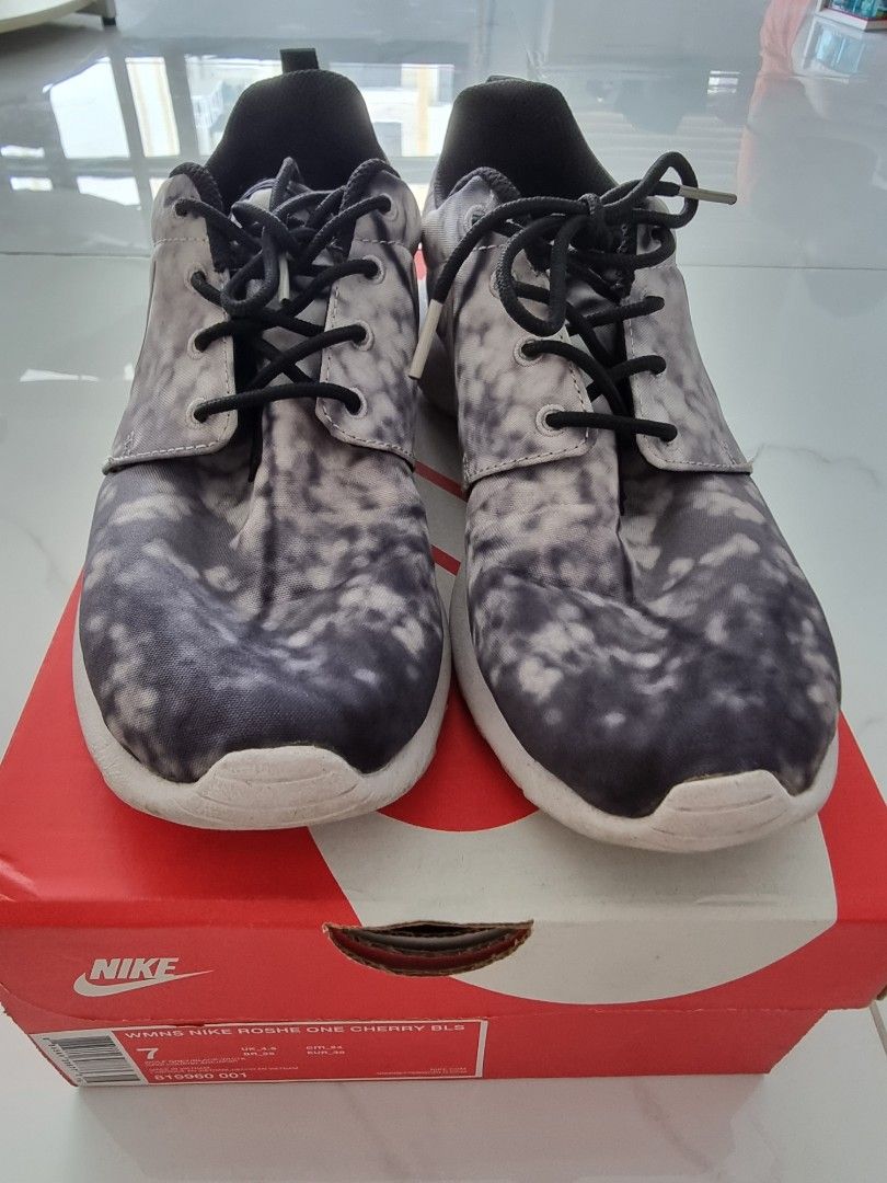 Red nike shoes outlet womens roshe