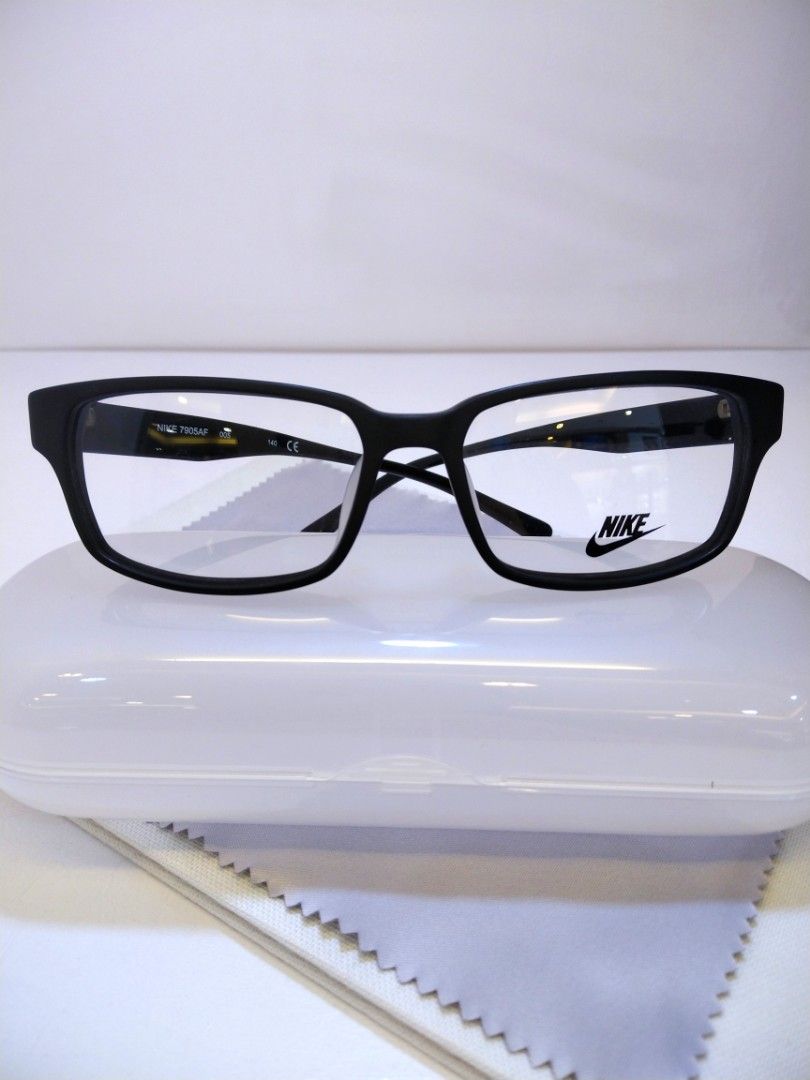 Nike Spectacle