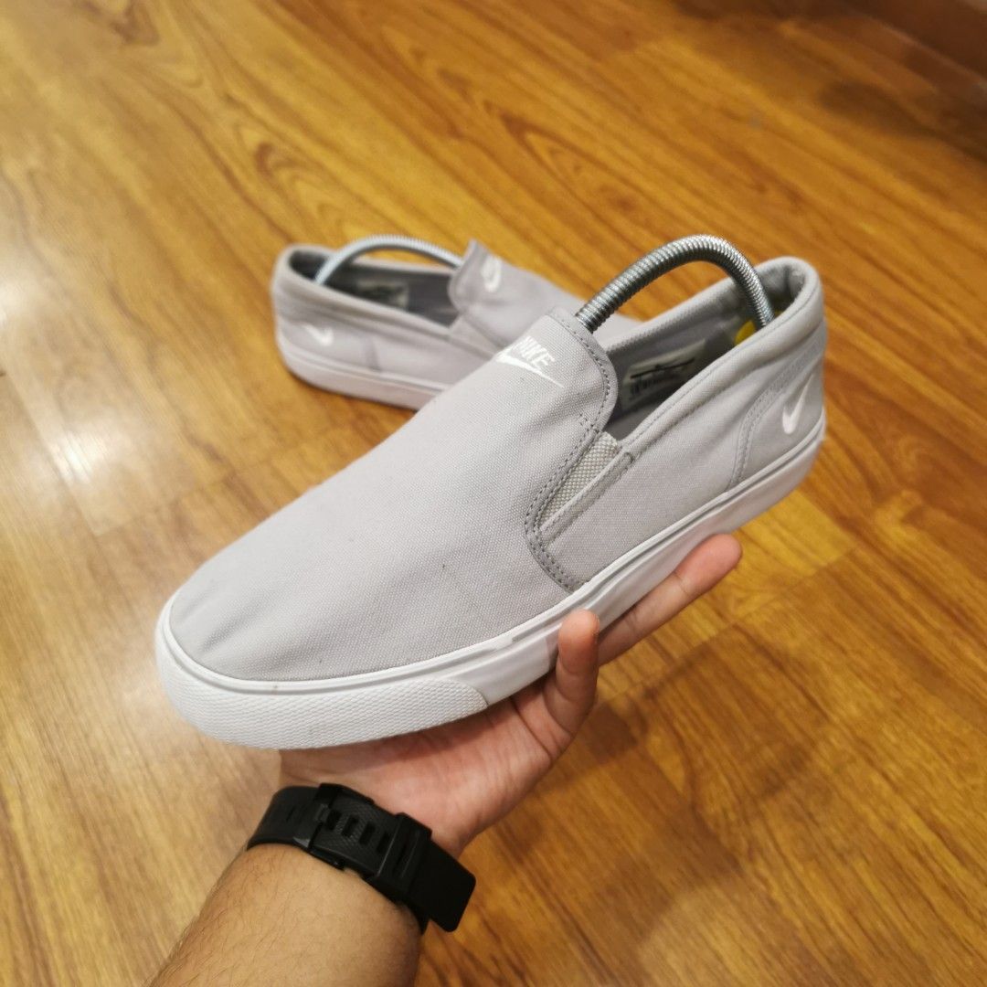 Nike toki discount grey
