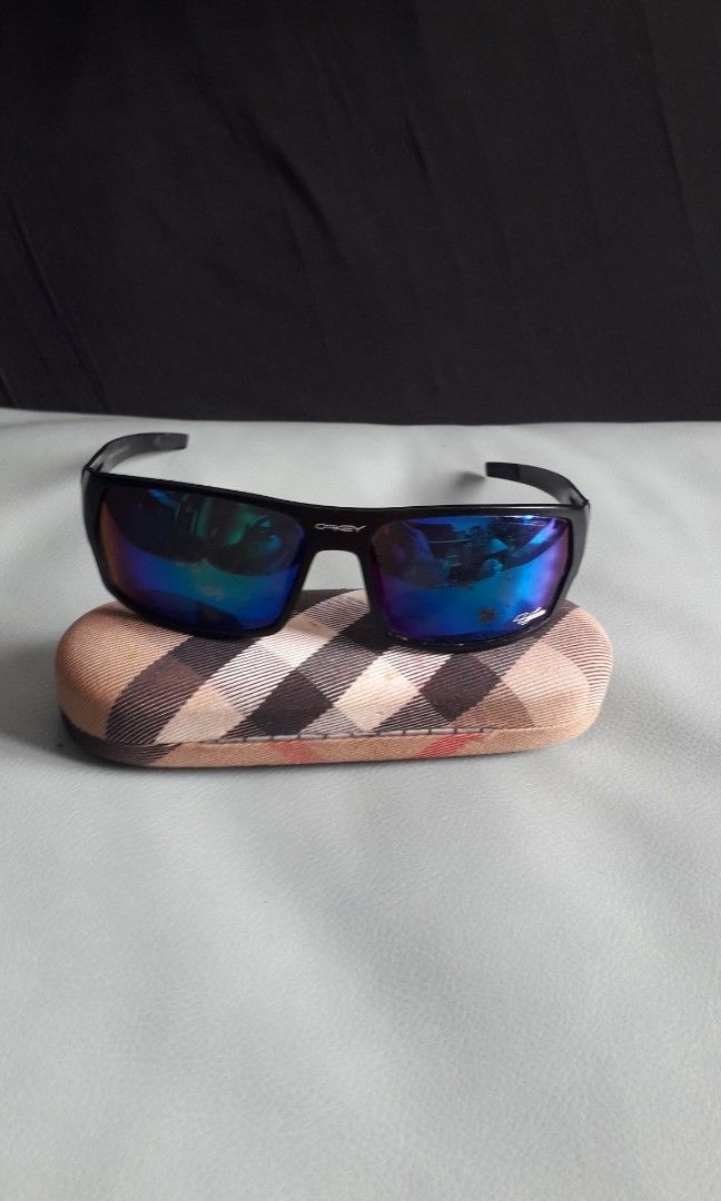 oakley made in usa original, Fesyen Pria, Aksesoris, Kacamata di Carousell