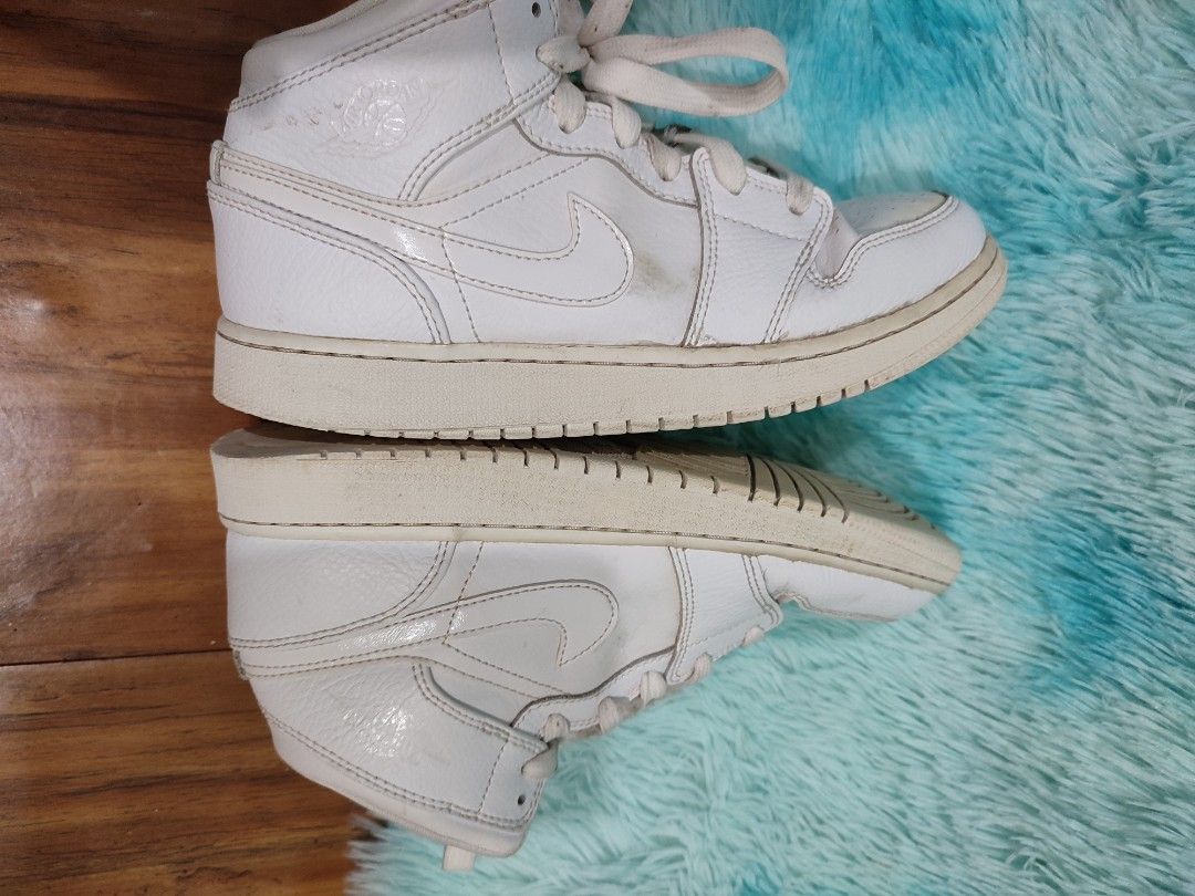triple white air jordan
