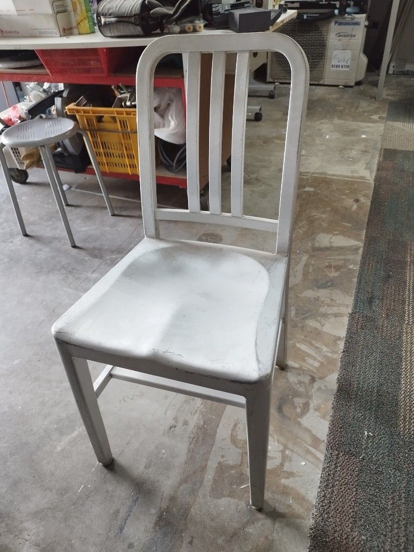 Outdoor aluminum chair..... Perfect for sun rain wont rust, Furniture