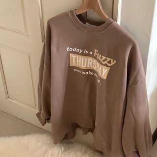 Pazzo 奶茶色大學T