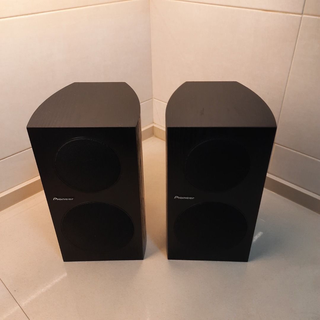 Pioneer SP BS21 LR Bookshelf Speakers Designed by Andrew Jones