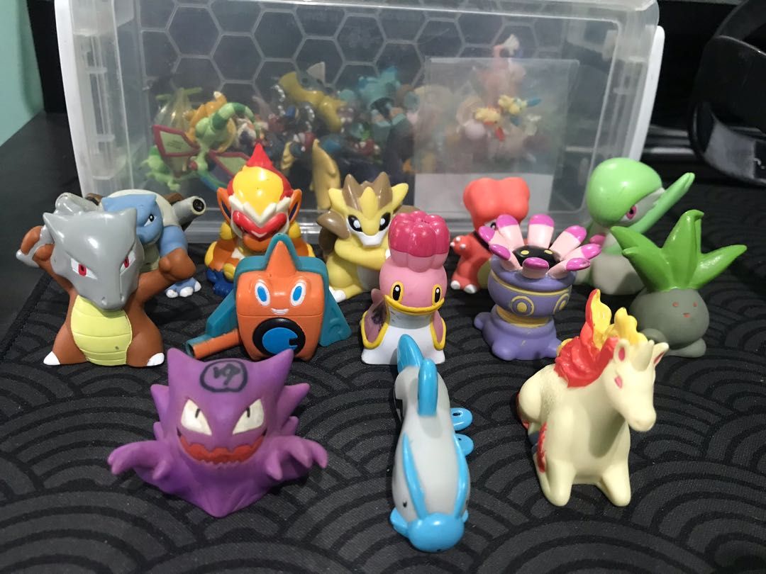 Pokémon Theater: Pikachu Plush Finger Puppet | Pokémon Center Official Site