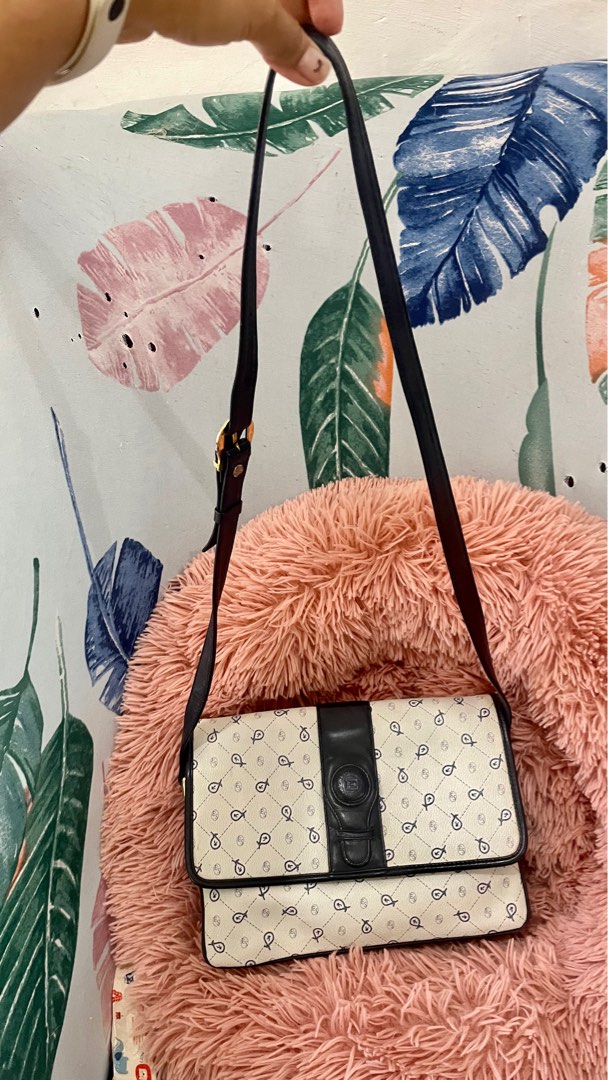 Preloved Esquire Collection Sling Crossbody Bag, Women's Fashion, Bags & Wallets, Shoulder Bags