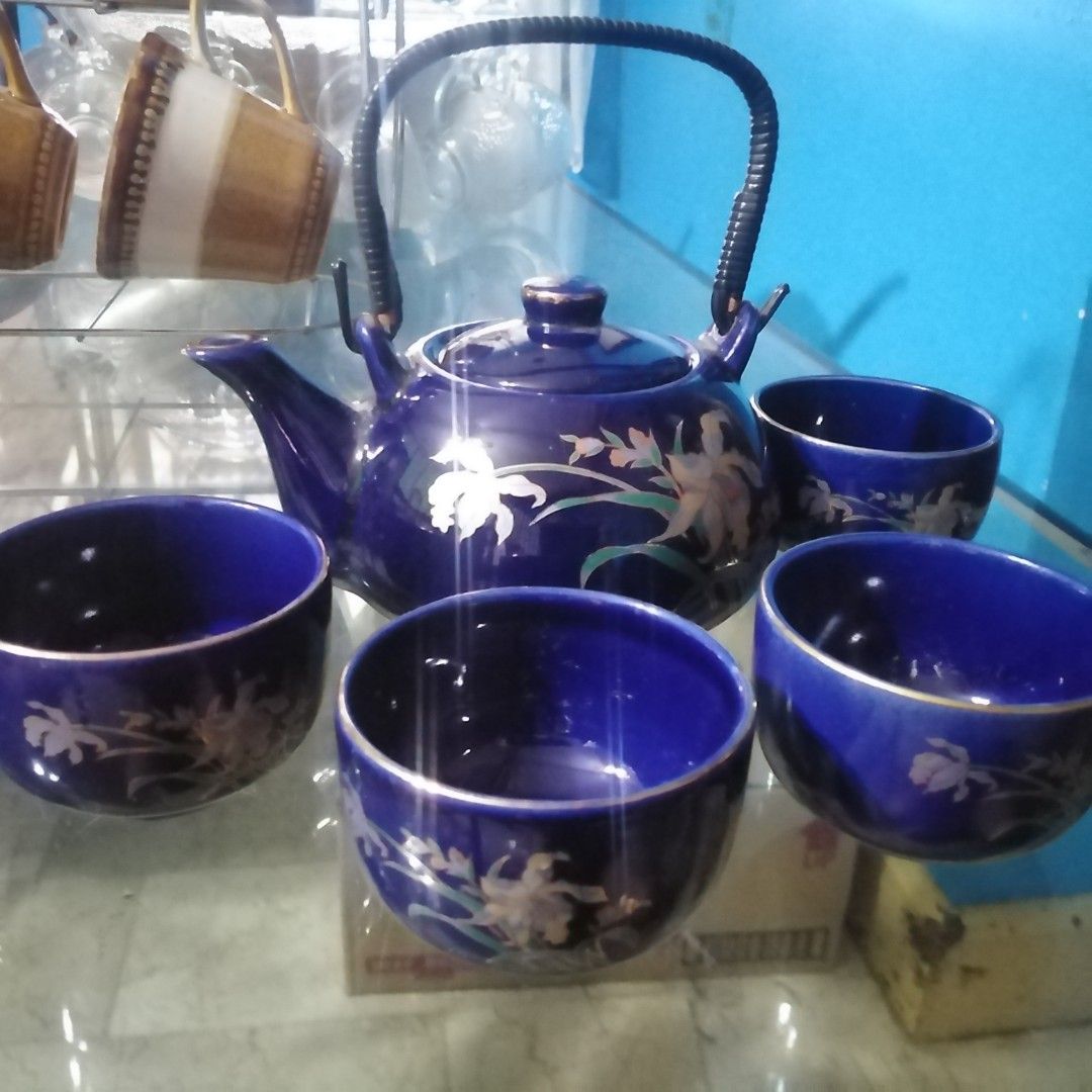 Punch bowls, coffee sets, tea sets (Category: Coffee & Tea Tableware) located in Marikina City. Submitted by jesus1smysavi0r (Listing ID 1219426255, Image 3). Description: 2 sets of classic punch bowls with 12 cups, laddles and fruit bowl P1, 500 Tea sets P499 coffee sets with saucers and stand P599.