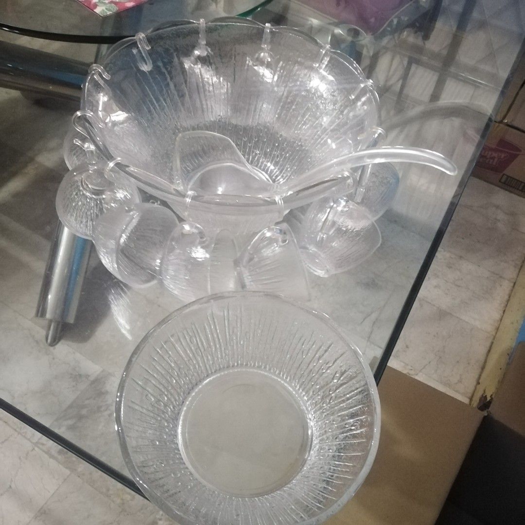Punch bowls, coffee sets, tea sets (Category: Coffee & Tea Tableware) located in Marikina City. Submitted by jesus1smysavi0r (Listing ID 1219426255, Image 1). Description: 2 sets of classic punch bowls with 12 cups, laddles and fruit bowl P1, 500 Tea sets P499 coffee sets with saucers and stand P599.
