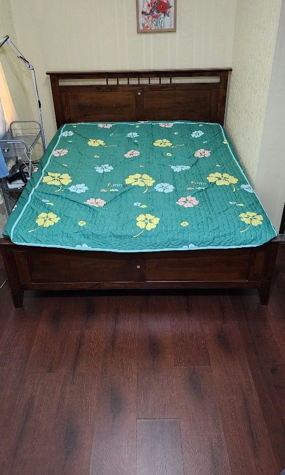 Queen Size bed frame with matress on Carousell
