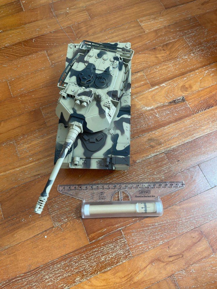Remote control army tank, Hobbies & Toys, Toys & Games on Carousell