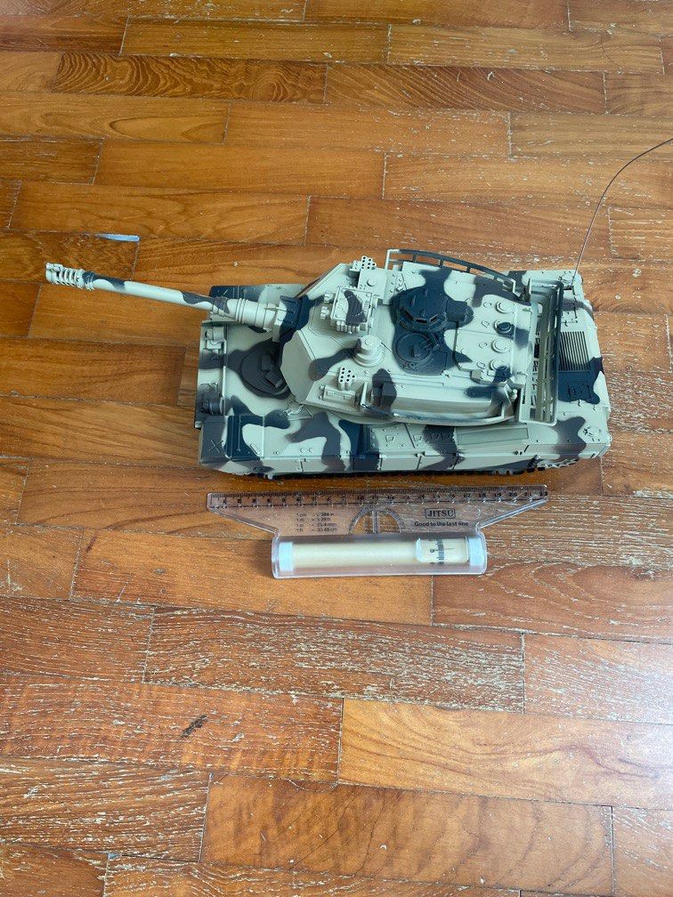 Remote control army tank, Hobbies & Toys, Toys & Games on Carousell