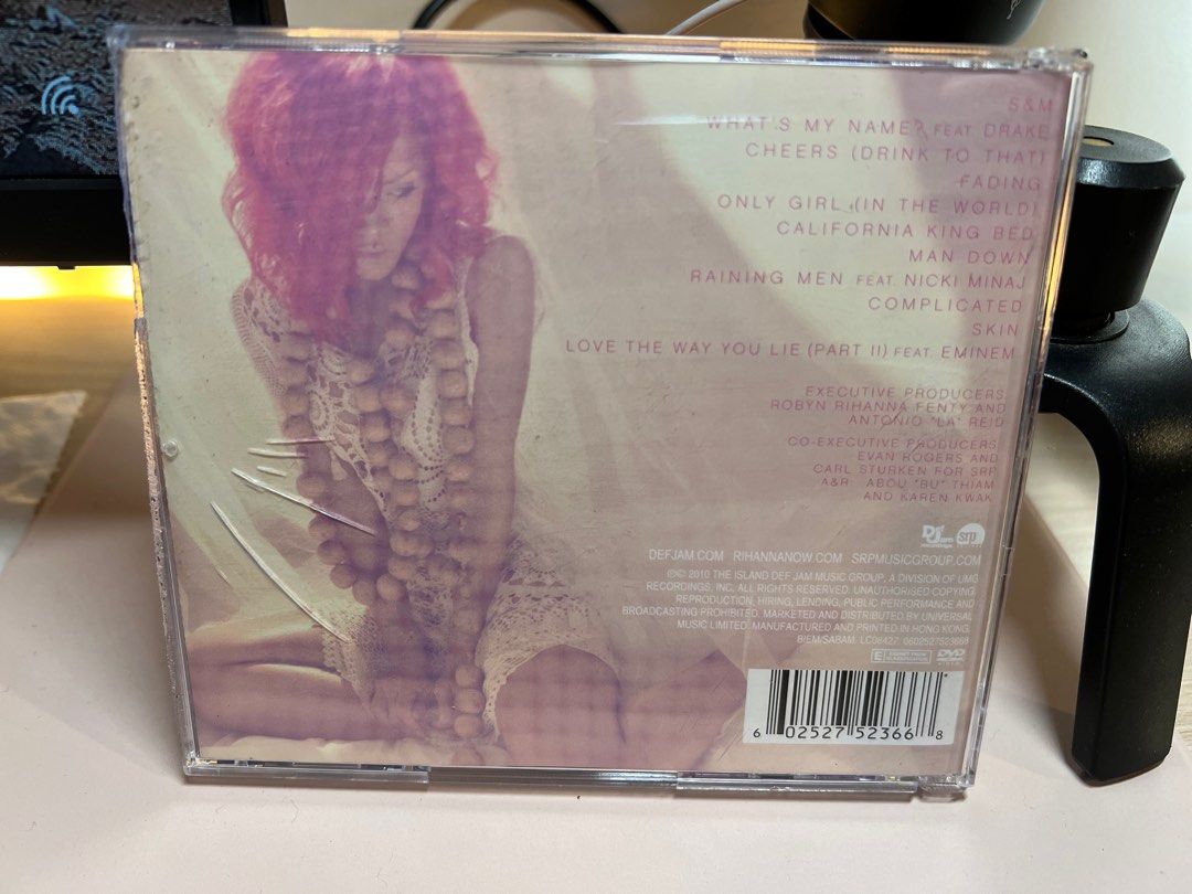 Rihanna LOUD CD 雙碟double CD, 興趣及遊戲, 音樂、樂器& 配件, 音樂