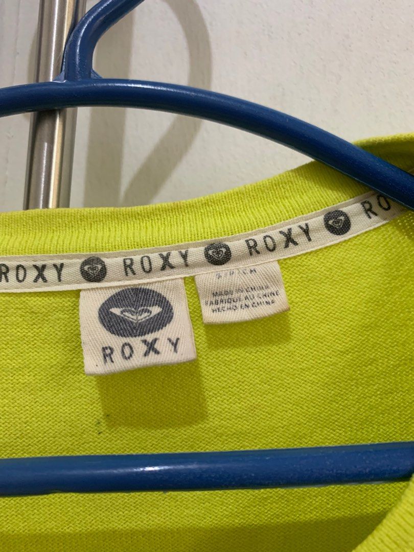 roxy’s apple green cardigan • small (Category: Longsleeves) located in Kawit. Submitted by aedeclutter (Listing ID 1219400846, Image 3). Description: https://shope.ee/4fRDxJX99c • authentic roxy bought from US ✨.
