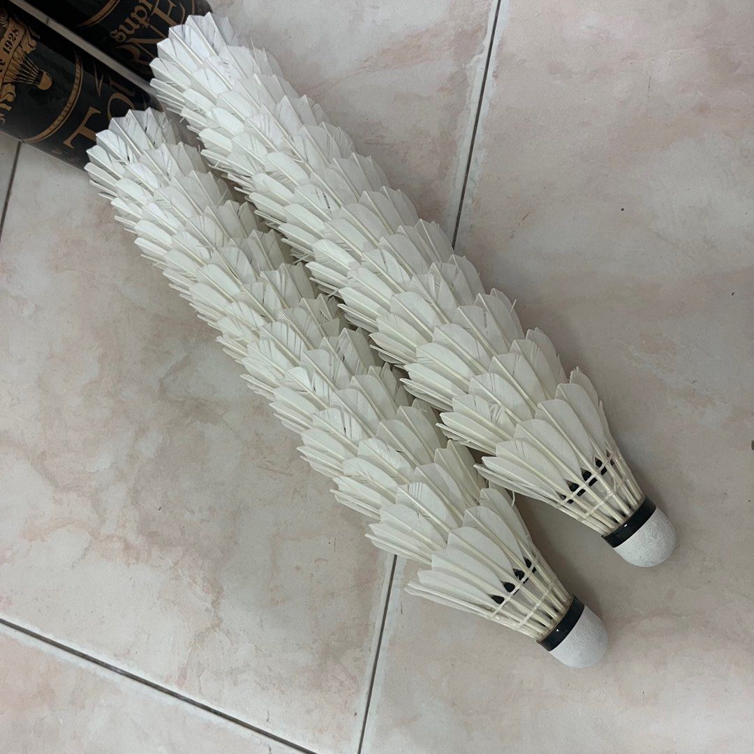 RSL Supreme Badminton Shuttlecocks Shuttle [Used], Sports Equipment, Sports & Games, Racket