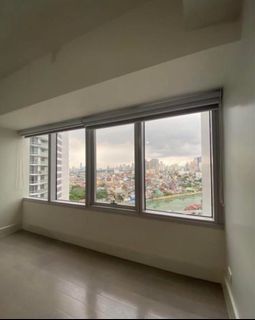 RUSH SALE UNIT!!! Studio Unit with Parking in Lincoln Tower, Proscenium At Rockwell