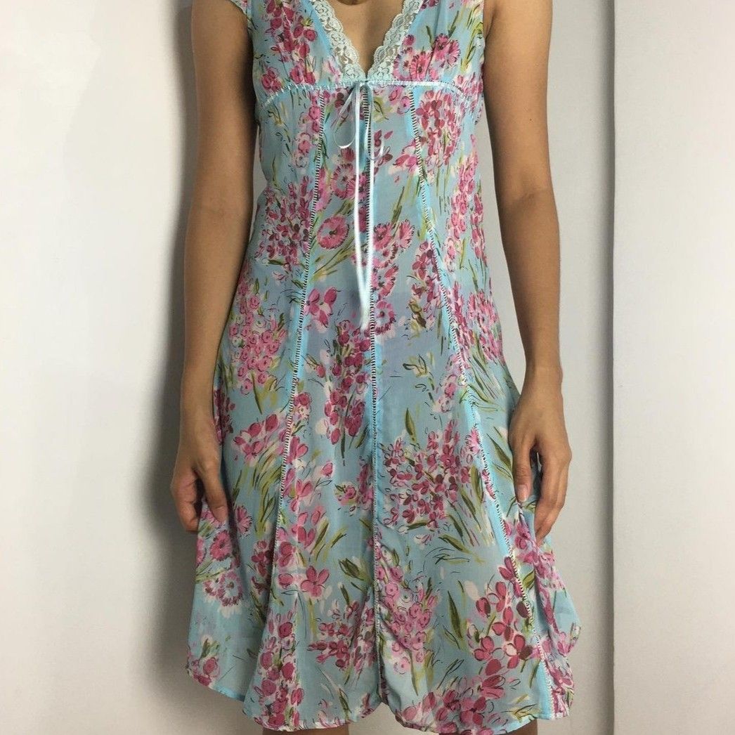 see through chiffon midi dress (Category: Dresses) located in Taguig. Submitted by jdeclutter__ (Listing ID 1219528711, Image 3). Description: see through chiffon midi dress - fits to small - bust 32/ underbust 29 - length 39 - with zipper closure on the side.