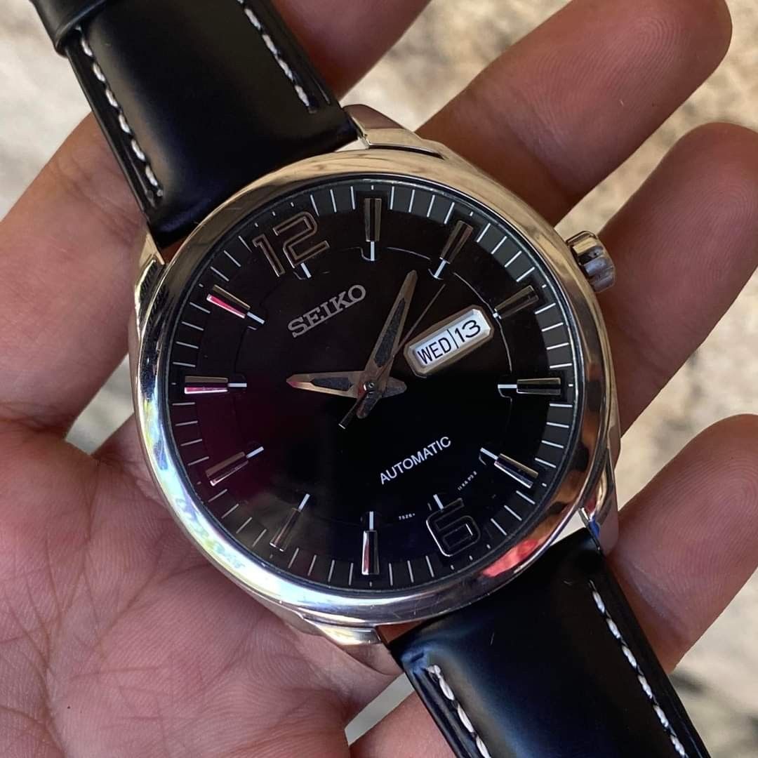 Seiko SNKN47 7S26-04H0 Day And Date Wristwatch, Men's Fashion, Watches &  Accessories, Watches on Carousell