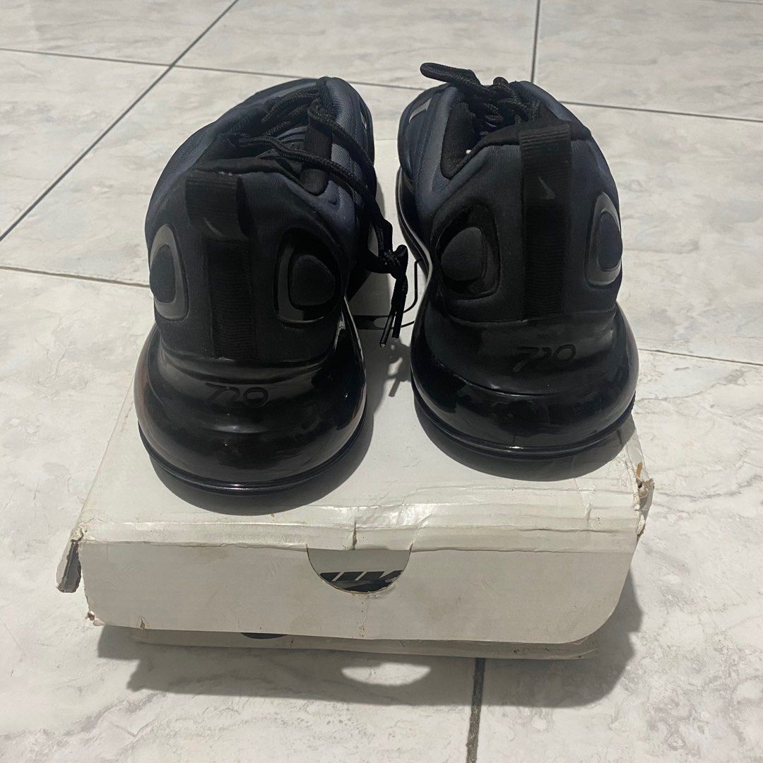 harga sepatu nike airmax 720 original