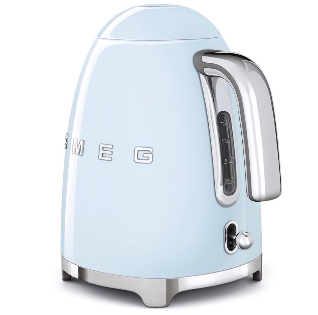 SMEG kettle in baby blue, TV & Home Appliances, Kitchen Appliances
