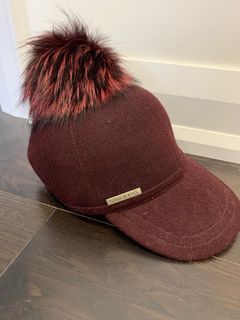SOYA & KIO wool hat with fur pom