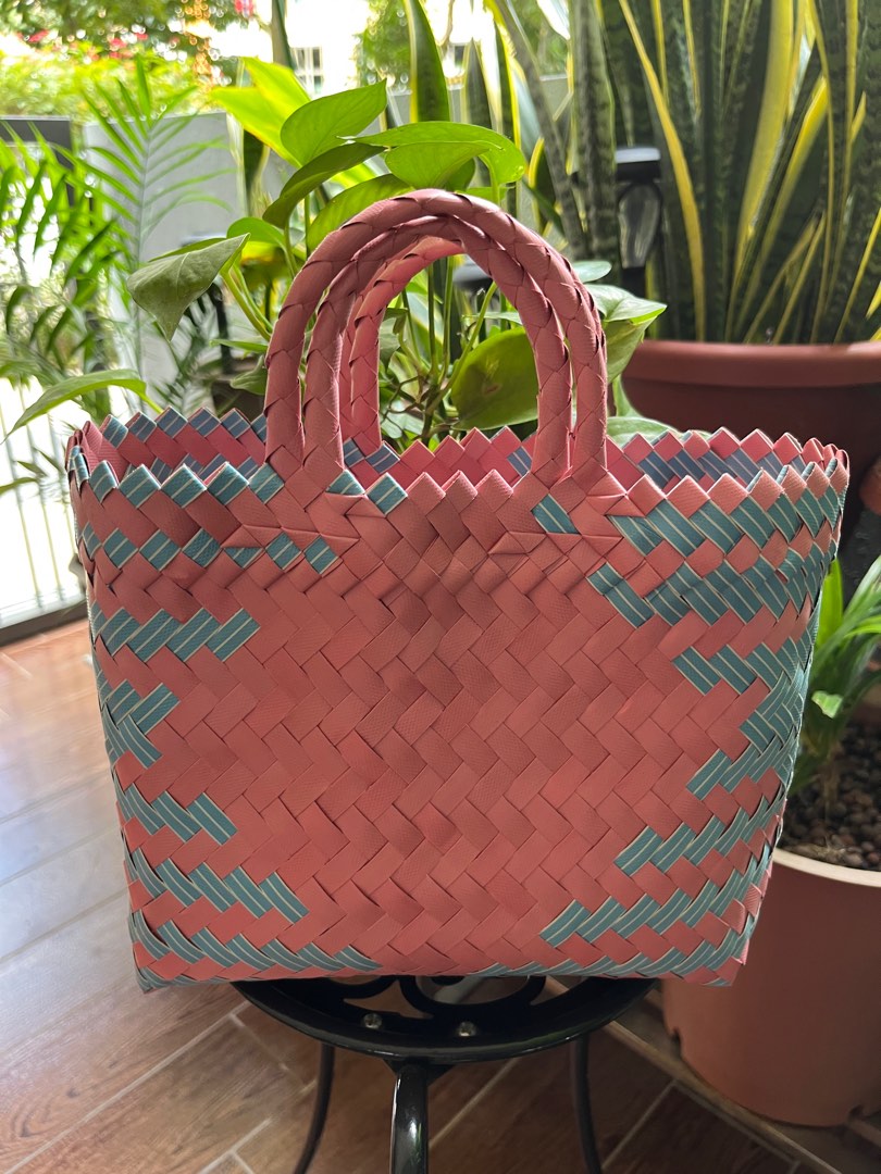 Straw plastic bag pink blue, Everything Else on Carousell