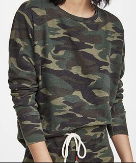(Category: ) located in . Submitted by KZCloset (Listing ID 1219466281, Image 1). Description: .