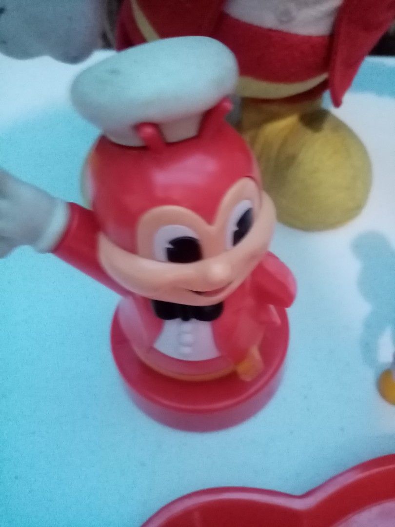 Take All!!! Pre-loved Jollibee Toys (Category: Kids Toys) located in Quezon City. Submitted by maodg (Listing ID 1219489104, Image 2). Description: Take all!!! Various Jollibee items (tumbler, plate, coinbank (lost cover underneath) may improvise. Location: Kamuning, QC..