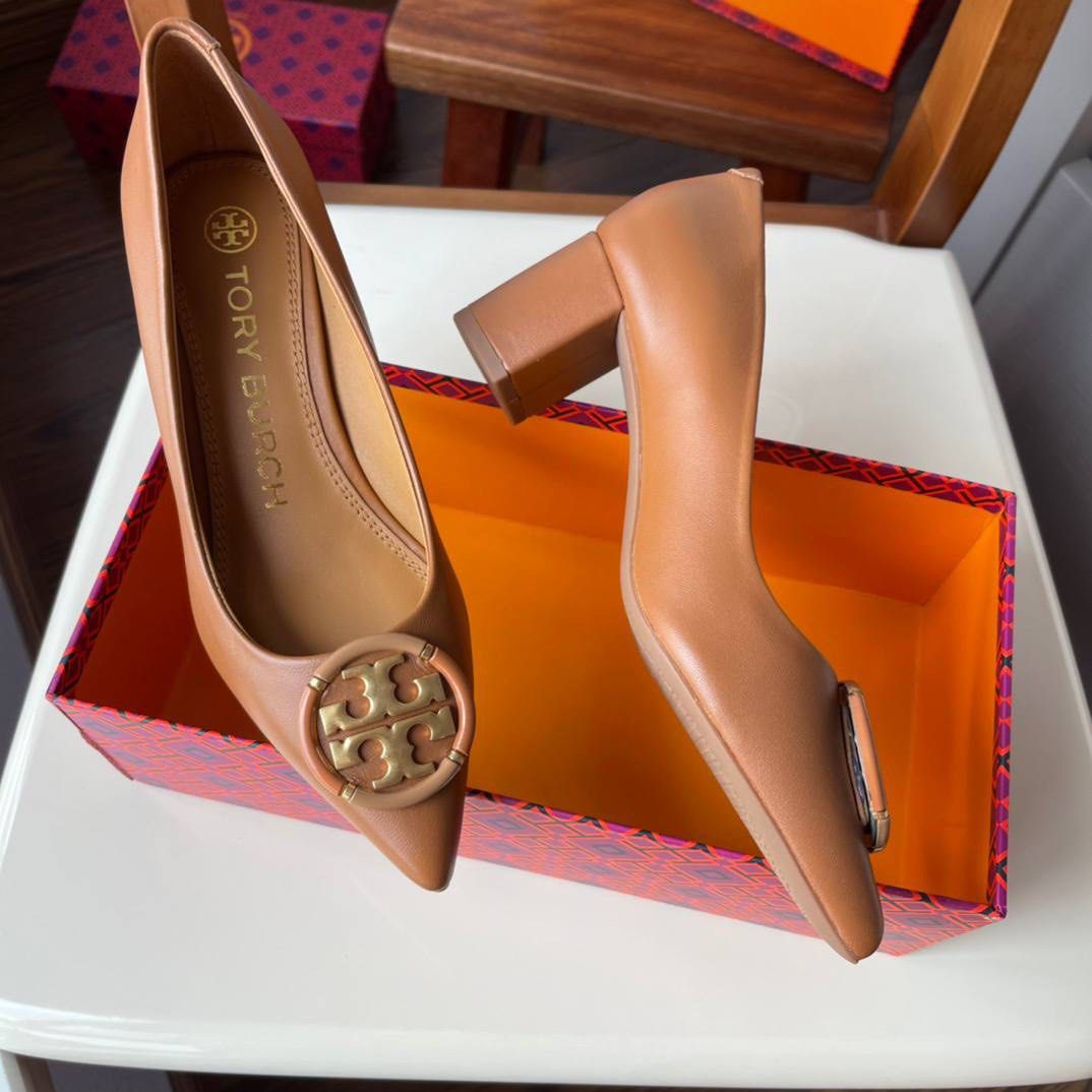 Tory Burch Multi Logo Pointed Heels, Women's Fashion, Footwear, Heels on  Carousell