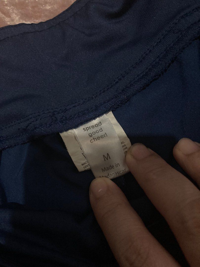 WonderWink (preloved scrub set) (Category: Other Bottoms) located in Bacolod City. Submitted by declutter_my_stuff (Listing ID 1219466121, Image 3). Description: Preloved scrubs set Color: dark blue Brand: WonderWink W123 in good condition DM for more pics ☺️ size: Medium Dark Blue scrub pants (M) W: 38 cm H: 53 cm L: 94 cm Dark Blue Top (M) B: 49 cm W: 53 cm H: 61 cm Note: The top has flaws as seen on pics I’ve posted but you could message me fo