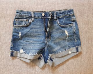 (Category: ) located in . Submitted by dillowong (Listing ID 1219470306, Image 1). Description: .